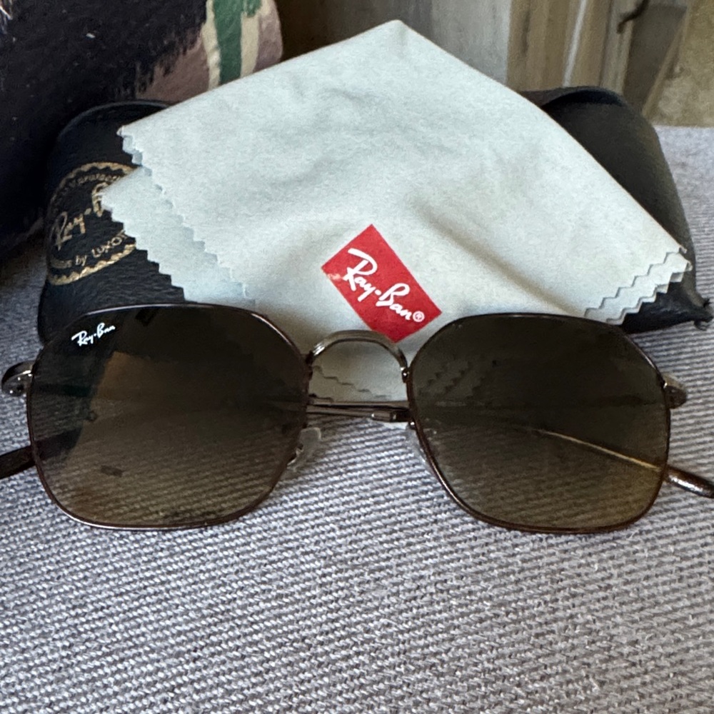Ray-Ban “JIM” Sunglasses - 100% Authentic.